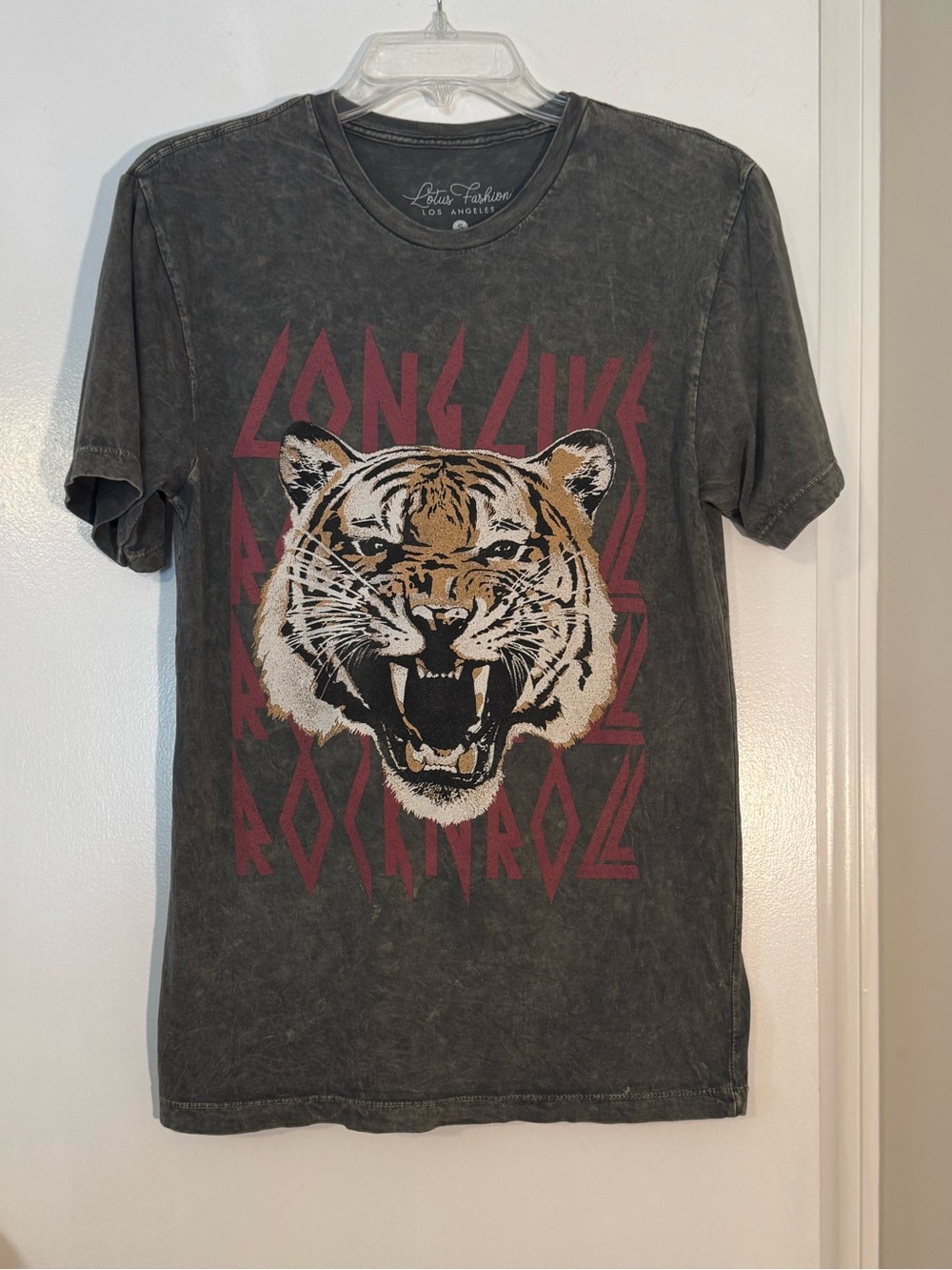 Tiger Graphic Tee Long Live Rock n Roll' 100% cotton tiger animal print festival